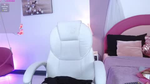 kaoryy_1 online show from April 2026 11:24:01 AM