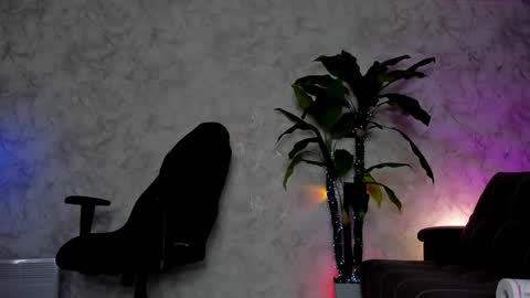 Emma online show from November 2025 04:12:02 AM