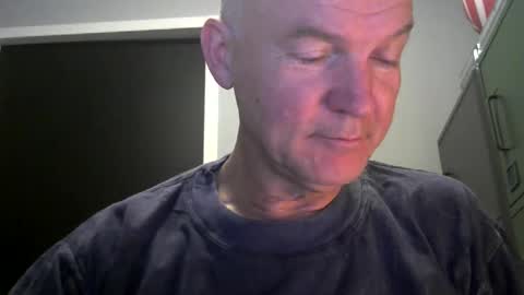 Robbie online show from November 2025 05:40:02 AM