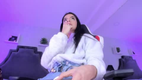 Karely online show from April 2026 12:04:01 PM