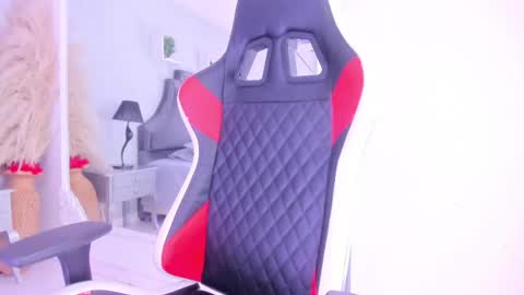 Karely online show from April 2026 12:52:02 PM