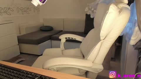 Snapshot of karen0092 chatting on February 2025 03:42:01 PM karen0092 online show from February 2025 03:42:01 PM