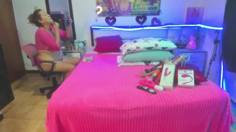 Snapshot of karen_milf_2 chatting on December 2024 03:47:02 AM Karen online show from December 2024 03:47:02 AM
