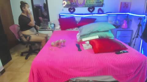 Snapshot of karen_milf_2 chatting on December 2024 03:09:02 AM Karen online show from December 2024 03:09:02 AM
