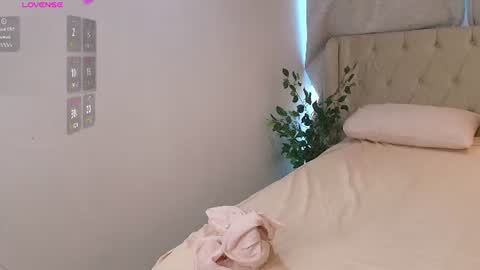 Snapshot of kari_brooks chatting on July 2026 11:27:02 AM kari_brooks online show from July 2026 11:27:02 AM