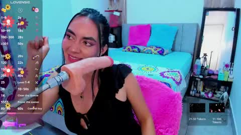 Snapshot of kari_xoxo_ chatting on May 2026 11:32:01 PM Karina xoxo online show from May 2026 11:32:01 PM