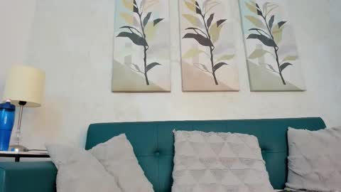 Kari  online show from November 2025 07:16:02 PM