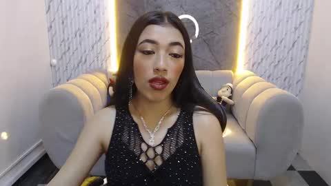karime_b_ online show from October 2025 12:39:02 PM