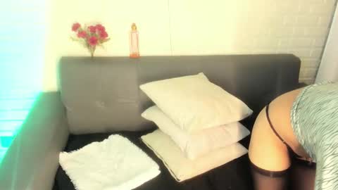 Snapshot of karina_gomez_18 chatting on October 2025 11:31:01 AM Kari online show from October 2025 11:31:01 AM