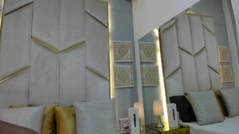 karinaacox online show from April 2026 12:37:01 PM