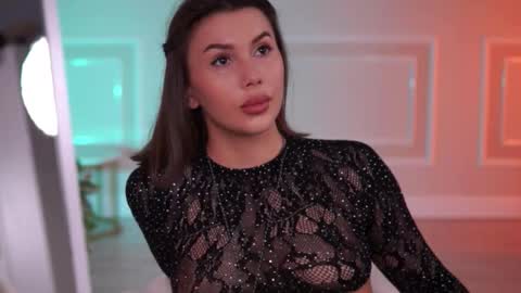 Karina online show from November 2025 09:19:02 AM