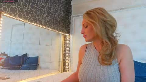 Snapshot of karissia_ chatting on May 2026 04:19:02 AM KARISSIA online show from May 2026 04:19:02 AM