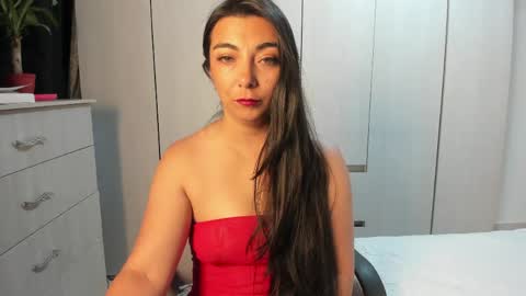 Snapshot of karla_hernandez chatting on June 2026 10:40:01 AM Karla online show from June 2026 10:40:01 AM