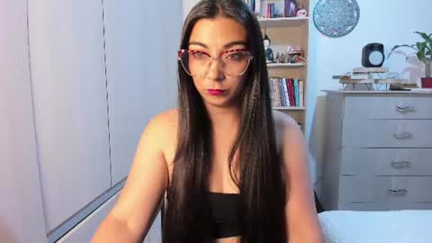 Snapshot of karla_hernandez chatting on June 2026 10:31:02 AM Karla online show from June 2026 10:31:02 AM