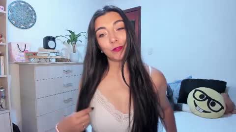 Snapshot of karla_hernandez chatting on July 2026 10:42:01 AM Karla online show from July 2026 10:42:01 AM