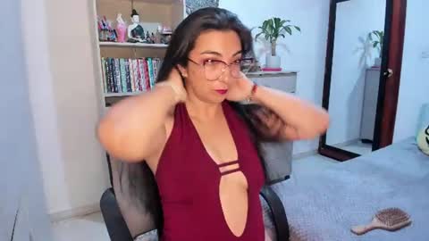 Snapshot of karla_hernandez chatting on July 2026 10:43:02 AM Karla online show from July 2026 10:43:02 AM