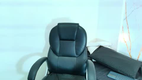 karla_hilton1 online show from February 2026 11:36:02 AM