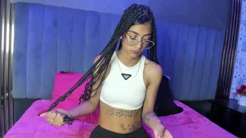 Snapshot of karlaslutskinny__ chatting on May 2026 08:27:01 PM karlaslutskinny__ online show from May 2026 08:27:01 PM