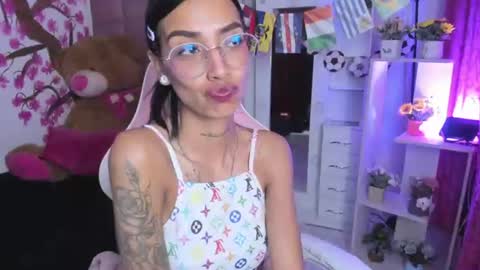Snapshot of karlaslutskinny__ chatting on June 2026 09:19:01 PM karlaslutskinny__ online show from June 2026 09:19:01 PM