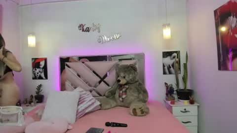 Snapshot of karly_moonn chatting on June 2026 09:47:02 AM Karly Moonns online show from June 2026 09:47:02 AM