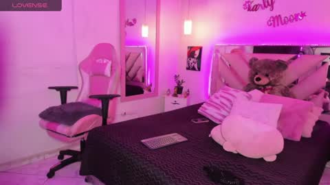 Snapshot of karly_moonn chatting on July 2026 12:33:02 PM Karly Moonns online show from July 2026 12:33:02 PM