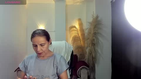KARLYE online show from June 2026 03:33:01 AM