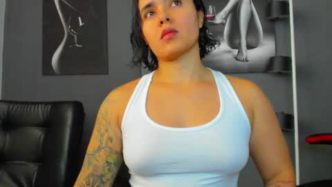 Snapshot of karlyjons_ chatting on May 2026 07:22:02 PM online show from May 2026 07:22:02 PM