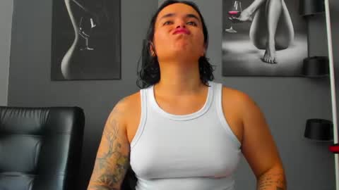 Snapshot of karlyjons_ chatting on June 2026 06:32:02 PM online show from June 2026 06:32:02 PM