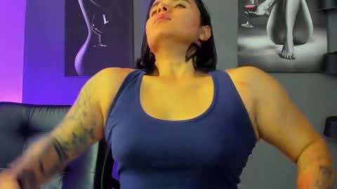 Snapshot of karlyjons_ chatting on June 2026 05:25:01 PM online show from June 2026 05:25:01 PM
