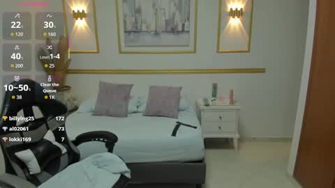 karlyy_ online show from October 2025 07:47:01 PM