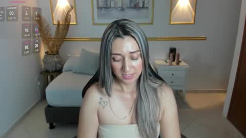 karlyy_ online show from November 2025 08:52:02 PM