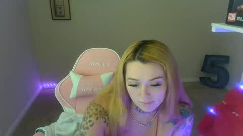 karmathevixen0304 online show from June 2026 07:16:02 PM