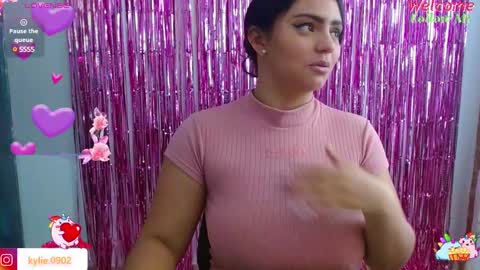 Snapshot of karol_09 chatting on January 2025 04:44:01 AM karol 09 online show from January 2025 04:44:01 AM