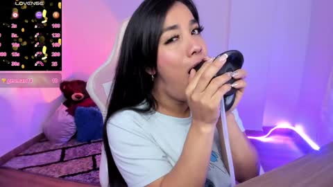 Snapshot of karol_ivonne chatting on December 2024 11:25:02 PM karol online show from December 2024 11:25:02 PM