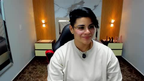 Karol and Luna online show from March 2026 08:25:02 PM