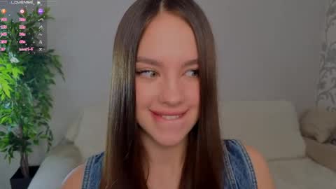 Molly online show from May 2026 06:18:01 AM