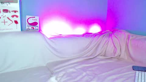 Kira online show from December 2024 09:49:02 AM