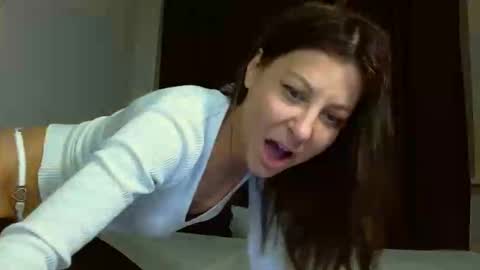 Karolinas777x online show from April 2026 06:00:01 PM