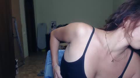 Snapshot of karolinasweet chatting on December 2024 07:32:01 AM Mila online show from December 2024 07:32:01 AM