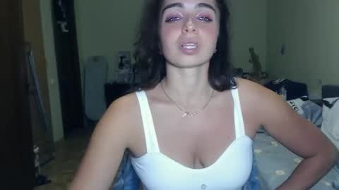 Snapshot of karolinasweet chatting on December 2024 08:28:01 PM Mila online show from December 2024 08:28:01 PM