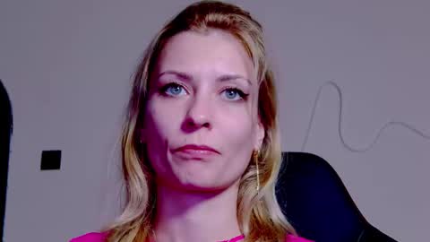 karoline121 online show from November 2025 08:30:02 PM