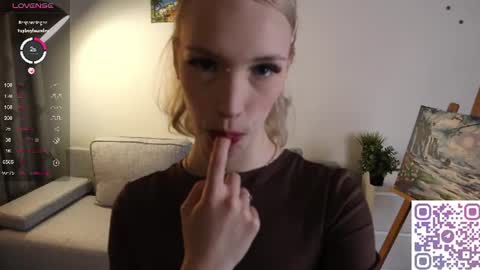 Snapshot of karoline__whitee chatting on June 2026 10:19:02 PM Karoline online show from June 2026 10:19:02 PM