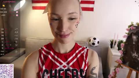 Snapshot of karoline__whitee chatting on June 2026 10:44:01 PM Karoline online show from June 2026 10:44:01 PM