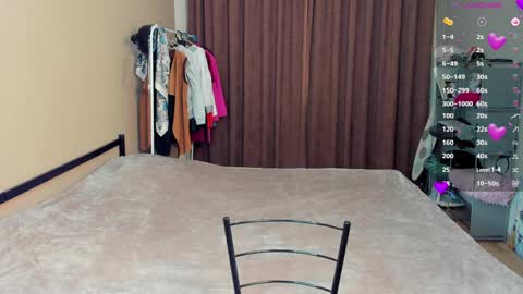 karolineneuer online show from April 2026 06:01:01 PM