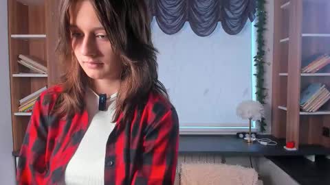 Mia online show from March 2026 11:05:01 AM