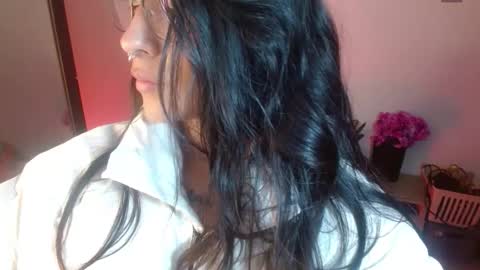 Snapshot of karolinna_xxx chatting on October 2025 02:18:02 PM Caro online show from October 2025 02:18:02 PM