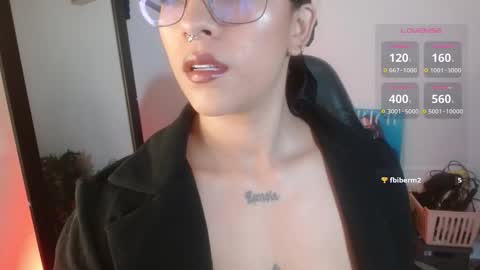 Snapshot of karolinna_xxx chatting on October 2025 02:18:01 PM Caro online show from October 2025 02:18:01 PM