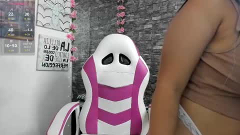 KAROLL online show from November 2025 01:00:01 PM