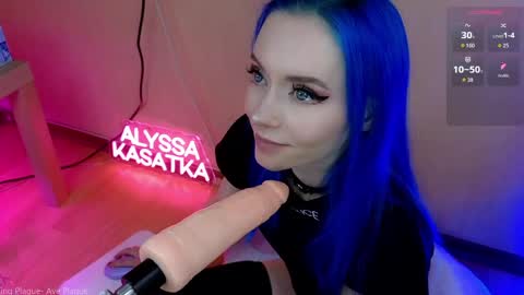 ALYSSA                online show from April 2026 04:01:01 PM