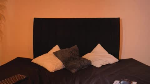 kassandra james online show from February 2026 01:10:01 PM